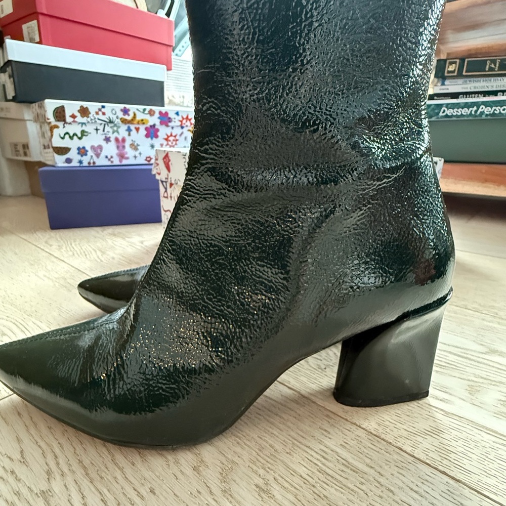 Elegant Green Patent Leather Ankle Boots L’intervalle